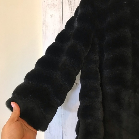 Sam Edelman Chevron Grooved Faux Fur Coat - Picture 6 of 12